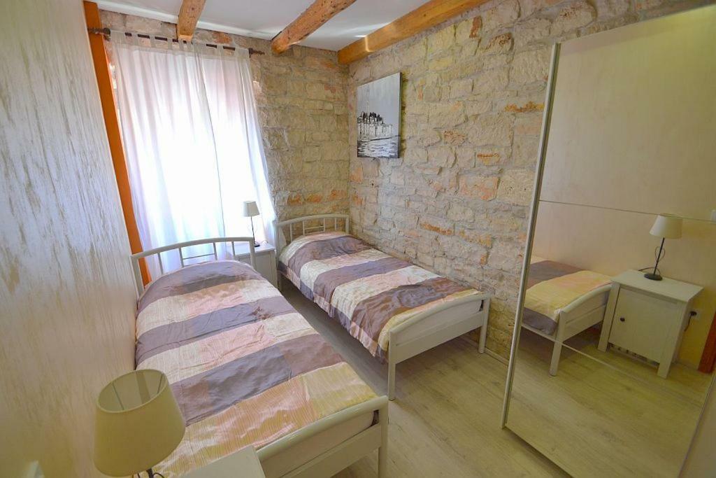 Villa Giardin Novigrad  Екстер'єр фото