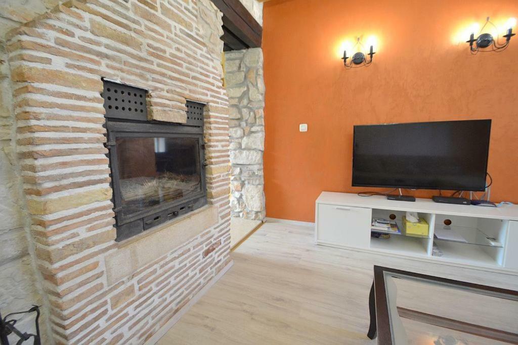 Villa Giardin Novigrad  Екстер'єр фото