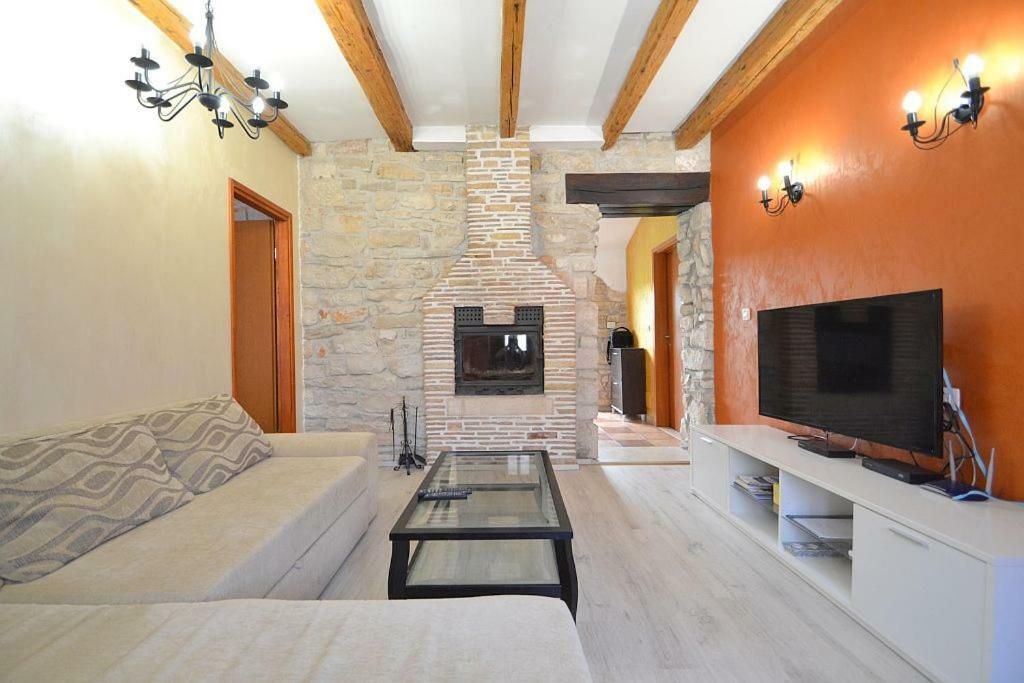 Villa Giardin Novigrad  Екстер'єр фото