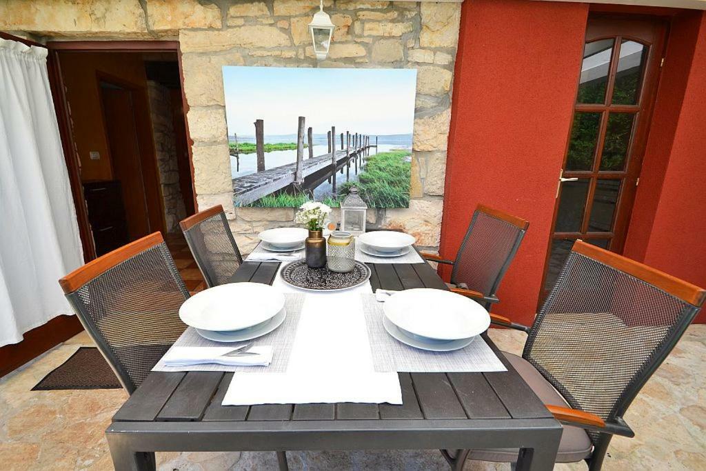 Villa Giardin Novigrad  Екстер'єр фото