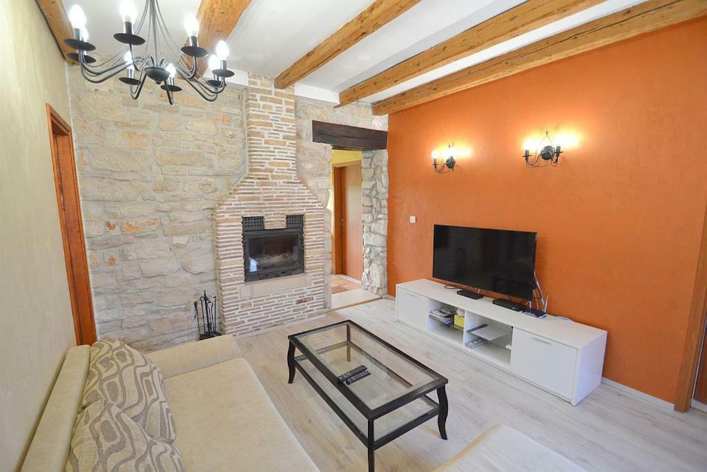 Villa Giardin Novigrad  Екстер'єр фото